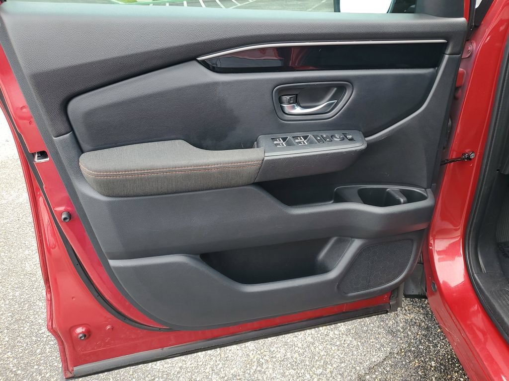 Used 2023 Honda Pilot Sport image 8