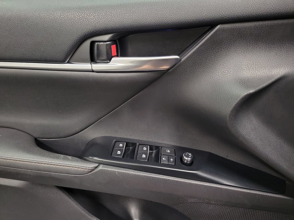 Used 2019 Toyota Camry XLE FWD image 23