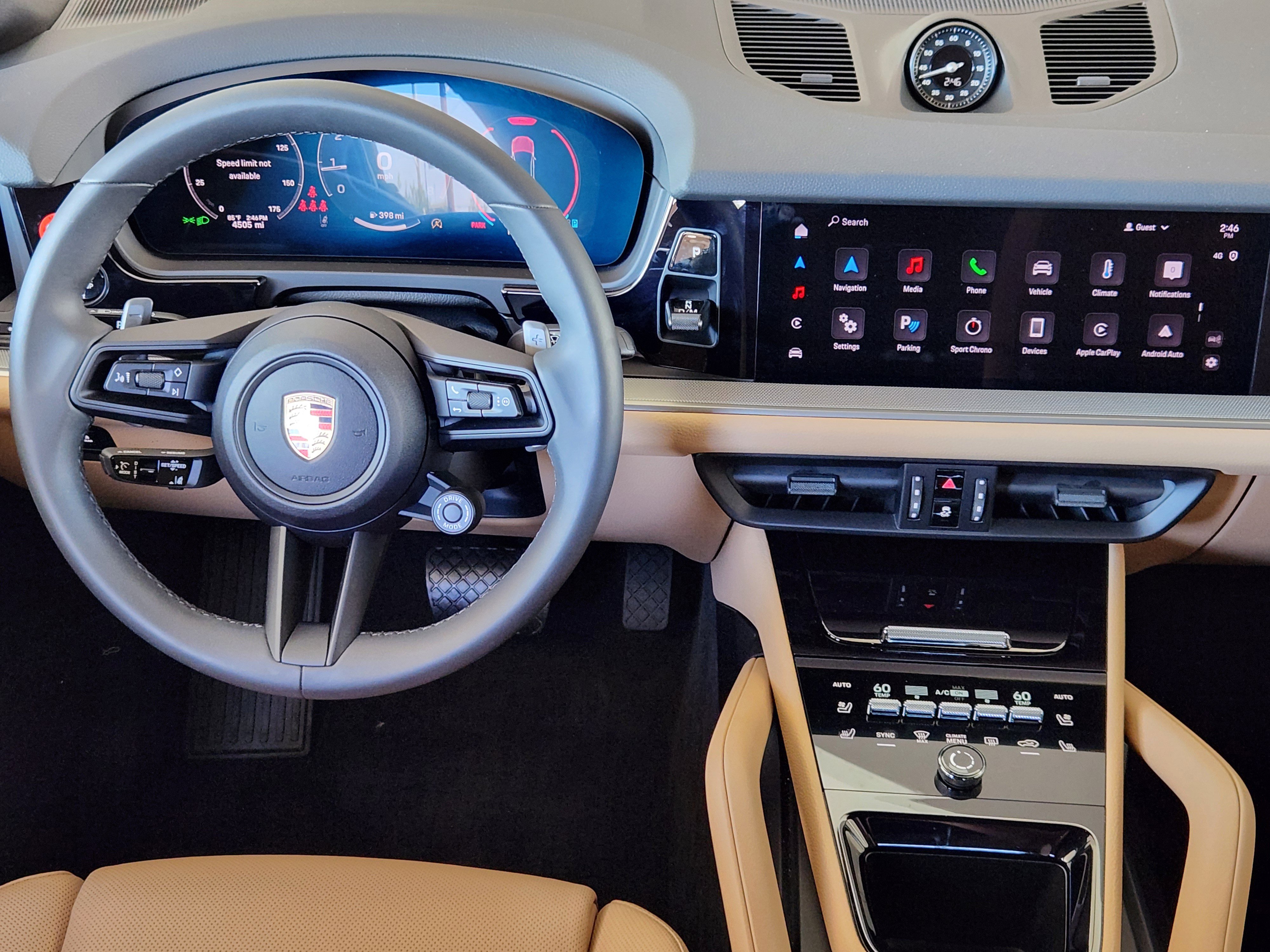 Certified 2025 Porsche Cayenne Coupe image 29