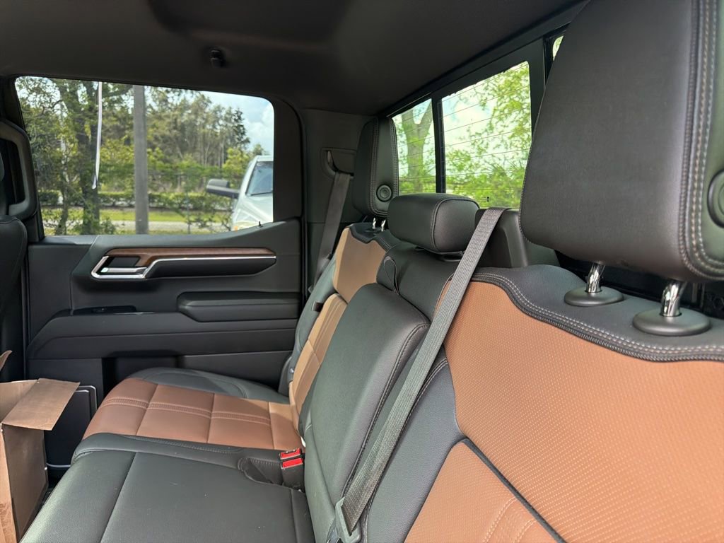 Used 2023 Chevrolet Silverado 1500 High Country image 11