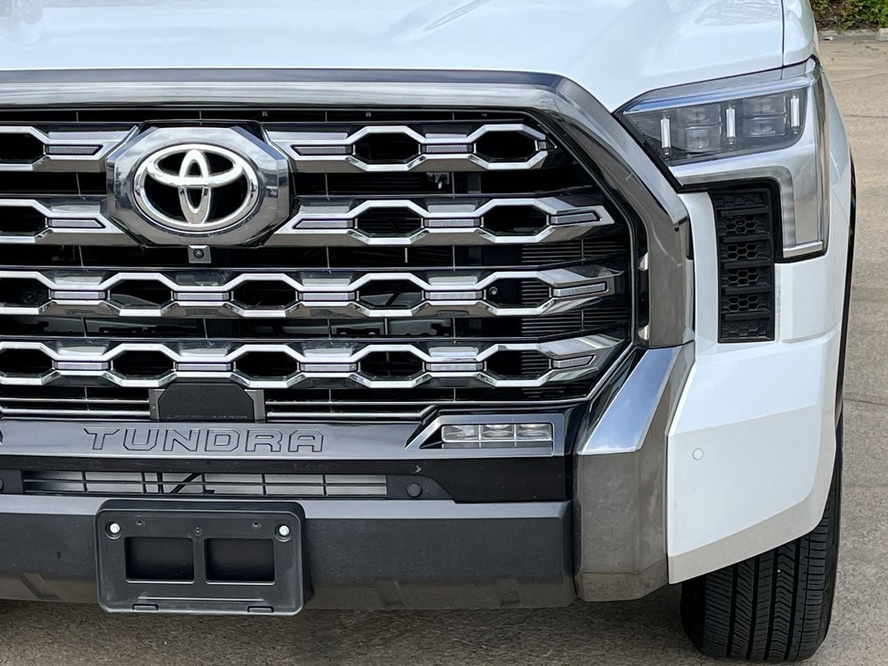 Used 2025 Toyota Tundra Platinum AWD/4WD image 8