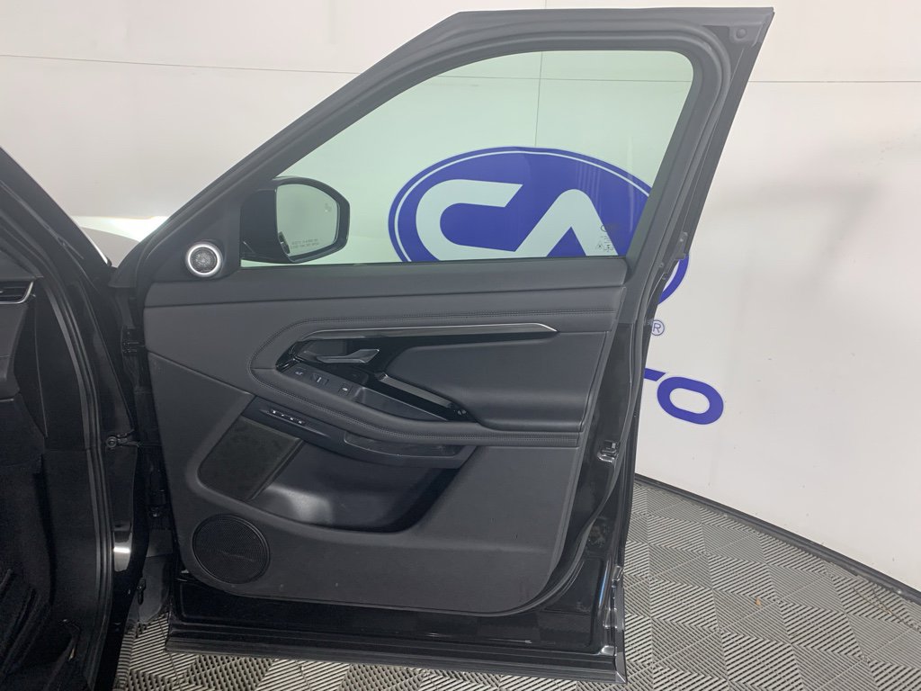 Used 2020 Land Rover Range Rover Evoque SE image 44