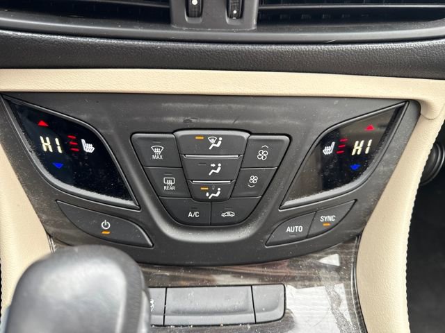 Used 2020 Buick Envision Essence image 32