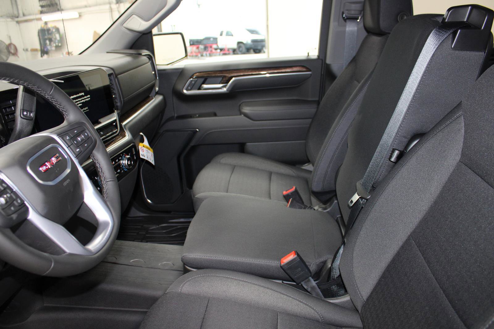 New 2025 GMC Sierra 1500 Elevation image 40