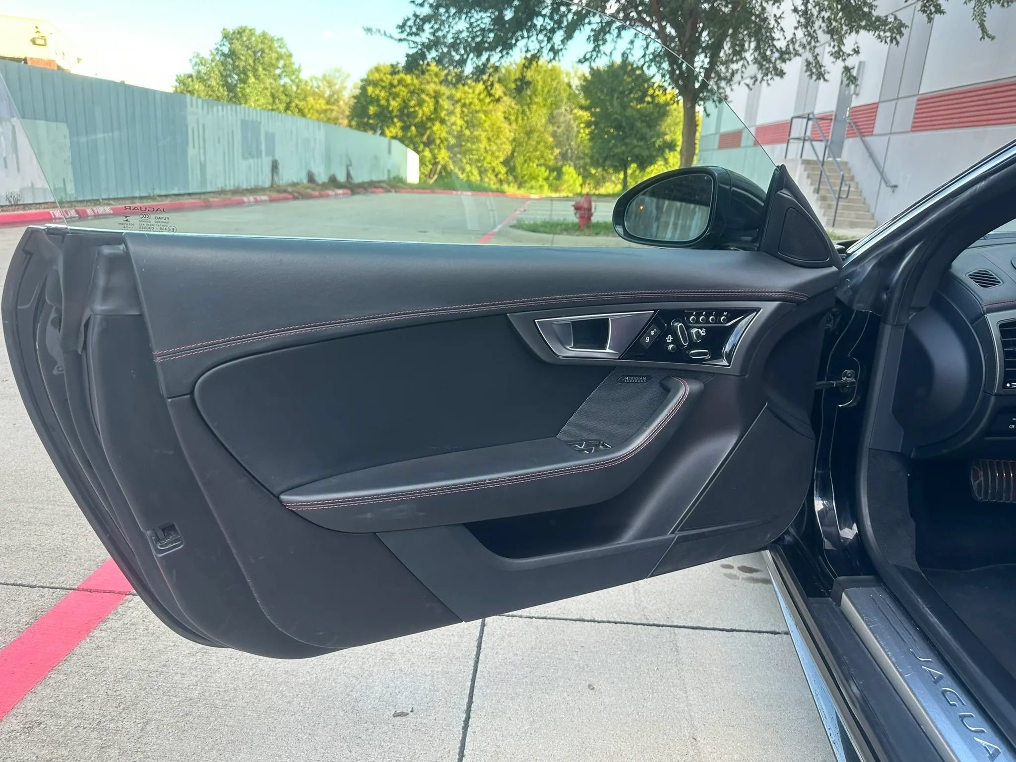 Used 2015 Jaguar F-TYPE R RWD image 16
