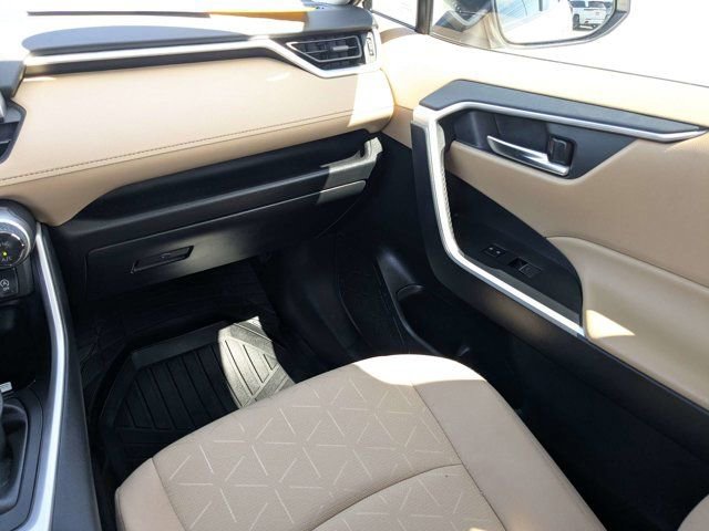Used 2024 Toyota RAV4 XLE w/ Convenience Package FWD image 17
