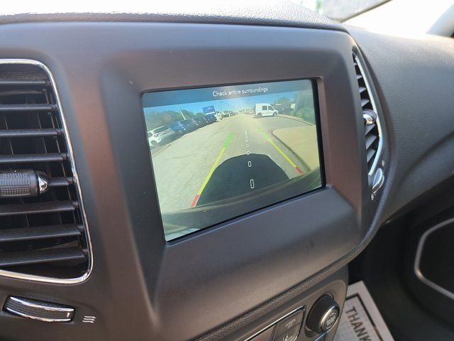 Used 2020 Jeep Compass Latitude FWD image 10