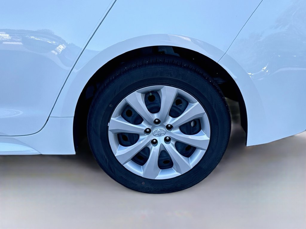 Used 2013 Toyota Corolla LE FWD image 9