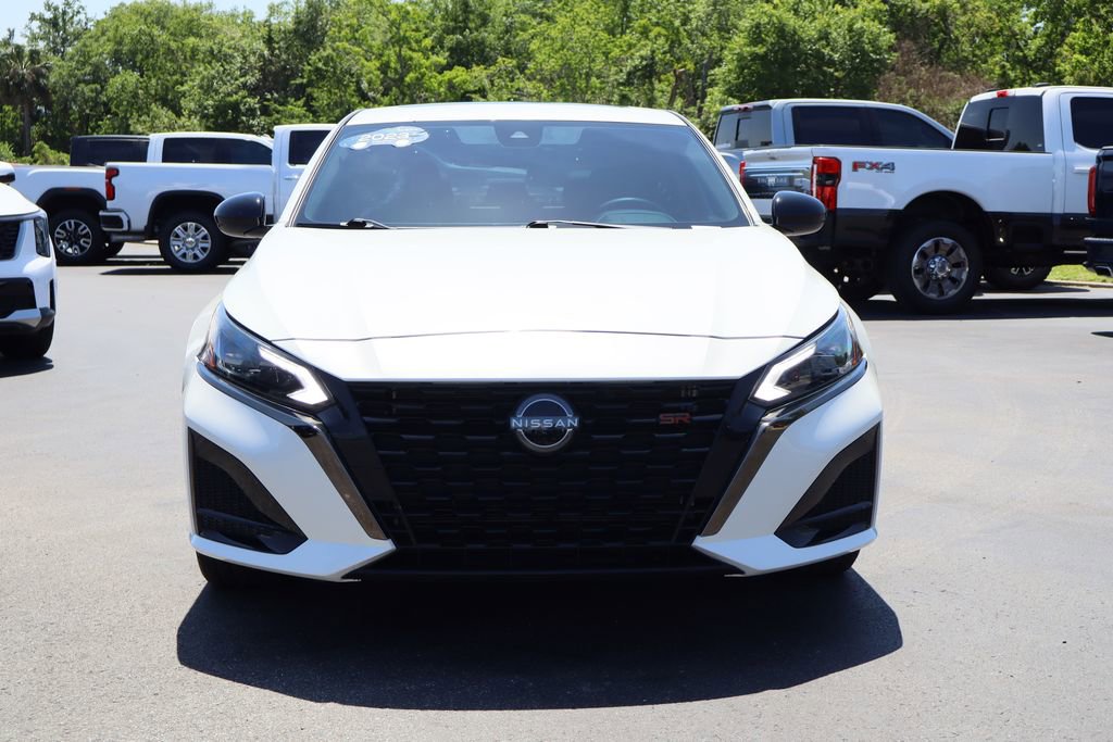 Used 2023 Nissan Altima 2.5 SR w/ SR Premium Package image 4