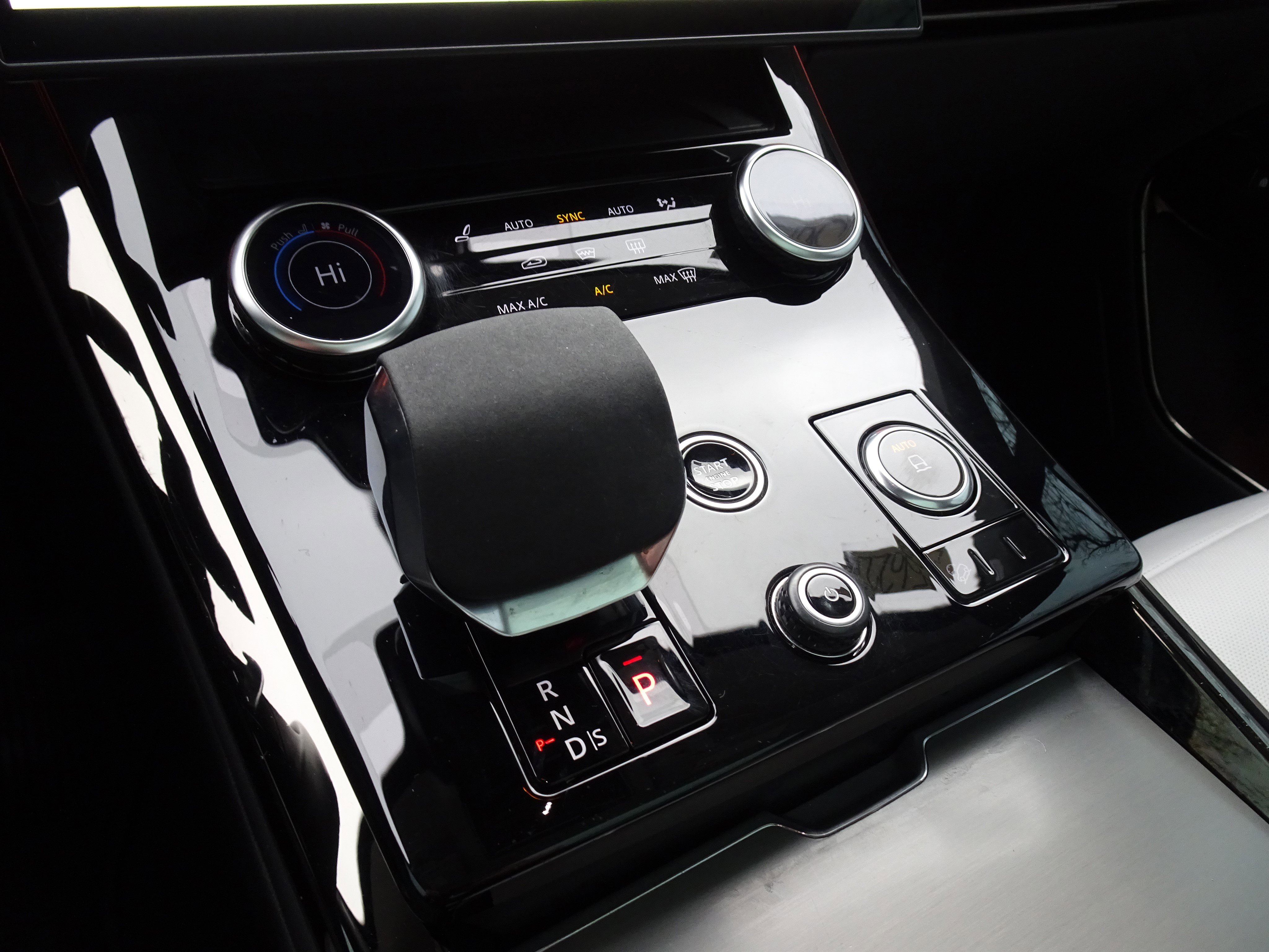 Certified 2023 Land Rover Range Rover Sport SE image 29