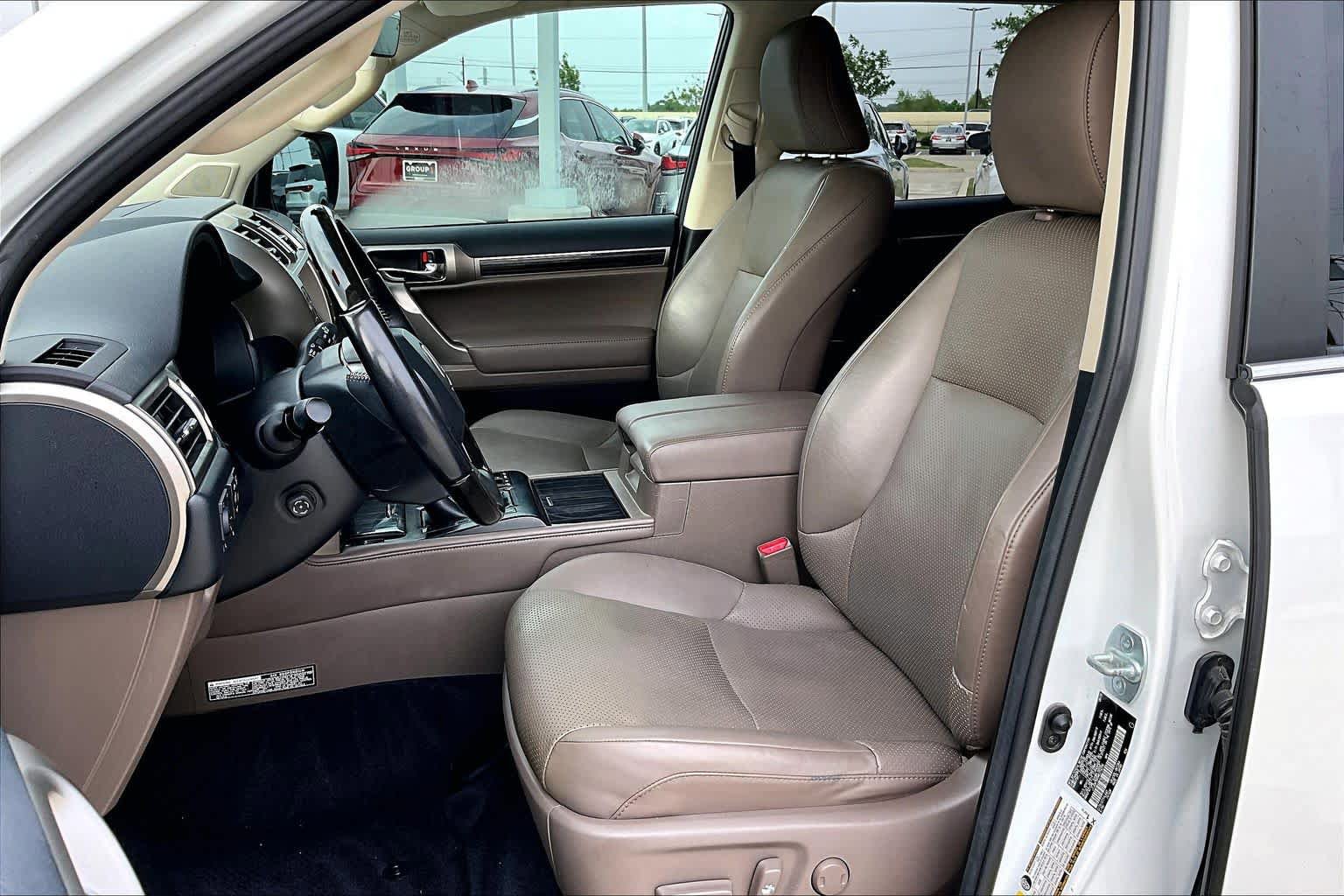 Used 2021 Lexus GX 460 Luxury w/ Accessory Package AWD/4WD image 8
