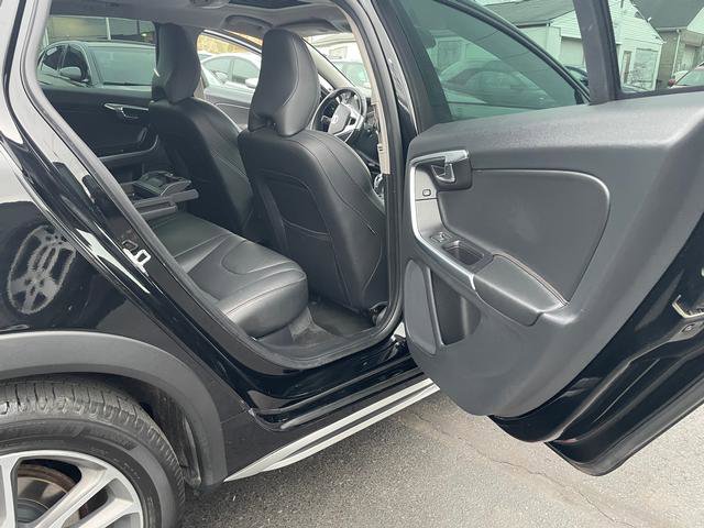 Used 2016 Volvo V60 T5 Cross Country w/ Convenience Package image 13