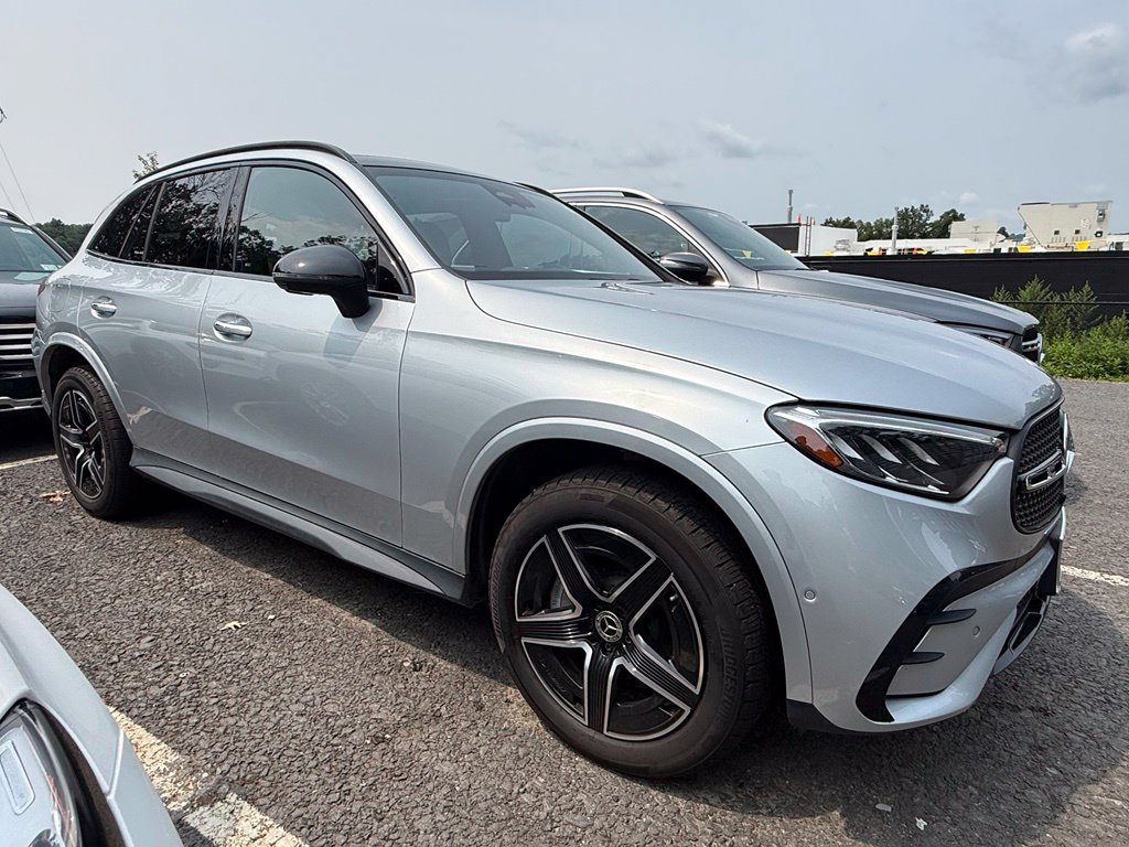 Used 2023 Mercedes-Benz GLC 300 4MATIC image 5