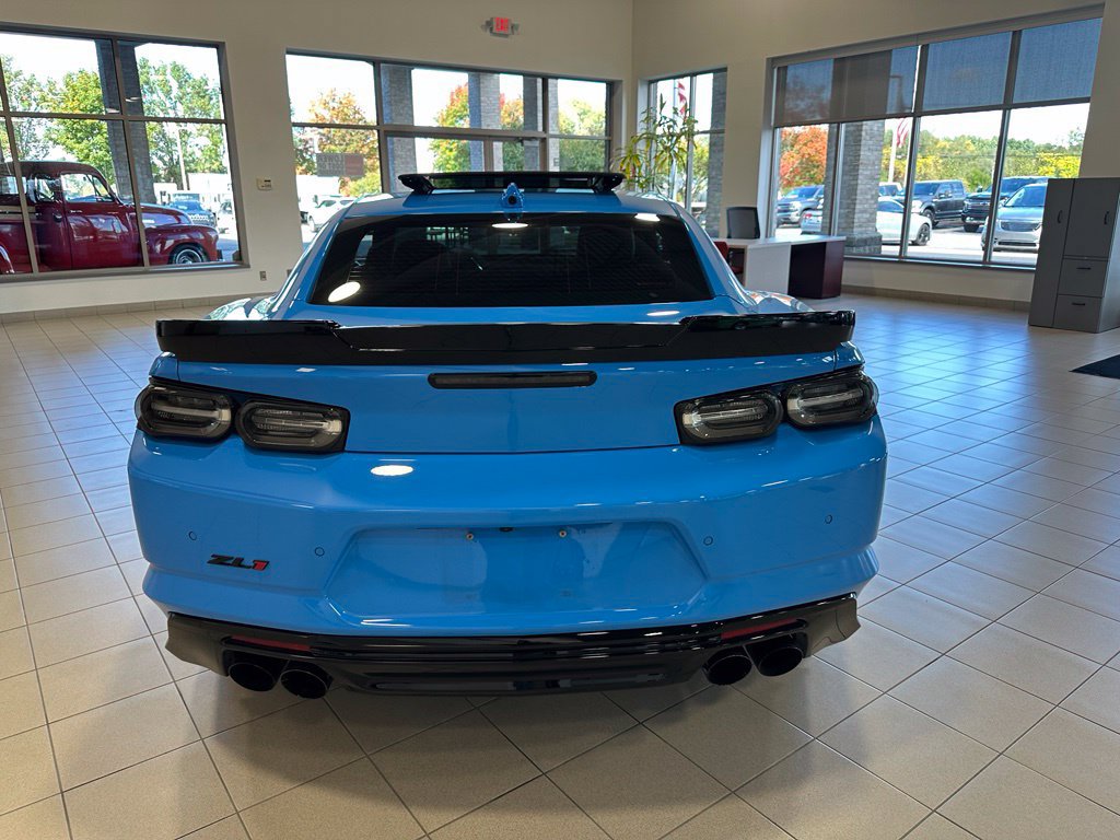 Used 2022 Chevrolet Camaro ZL1 RWD image 4