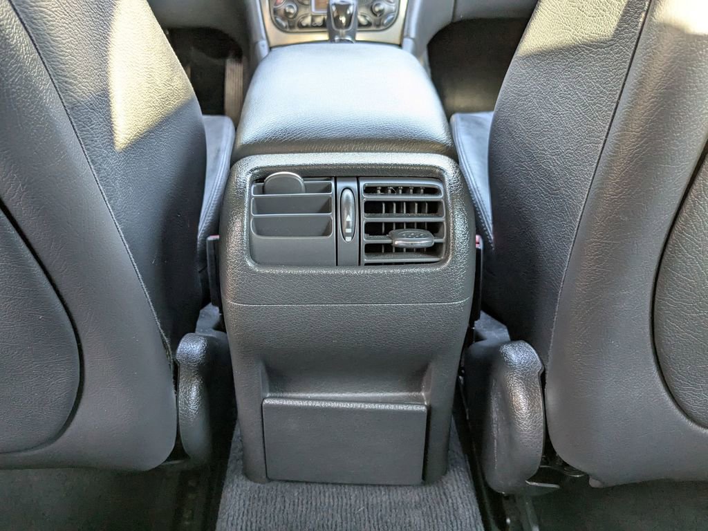 Used 2001 Mercedes-Benz C 320 Sedan image 25
