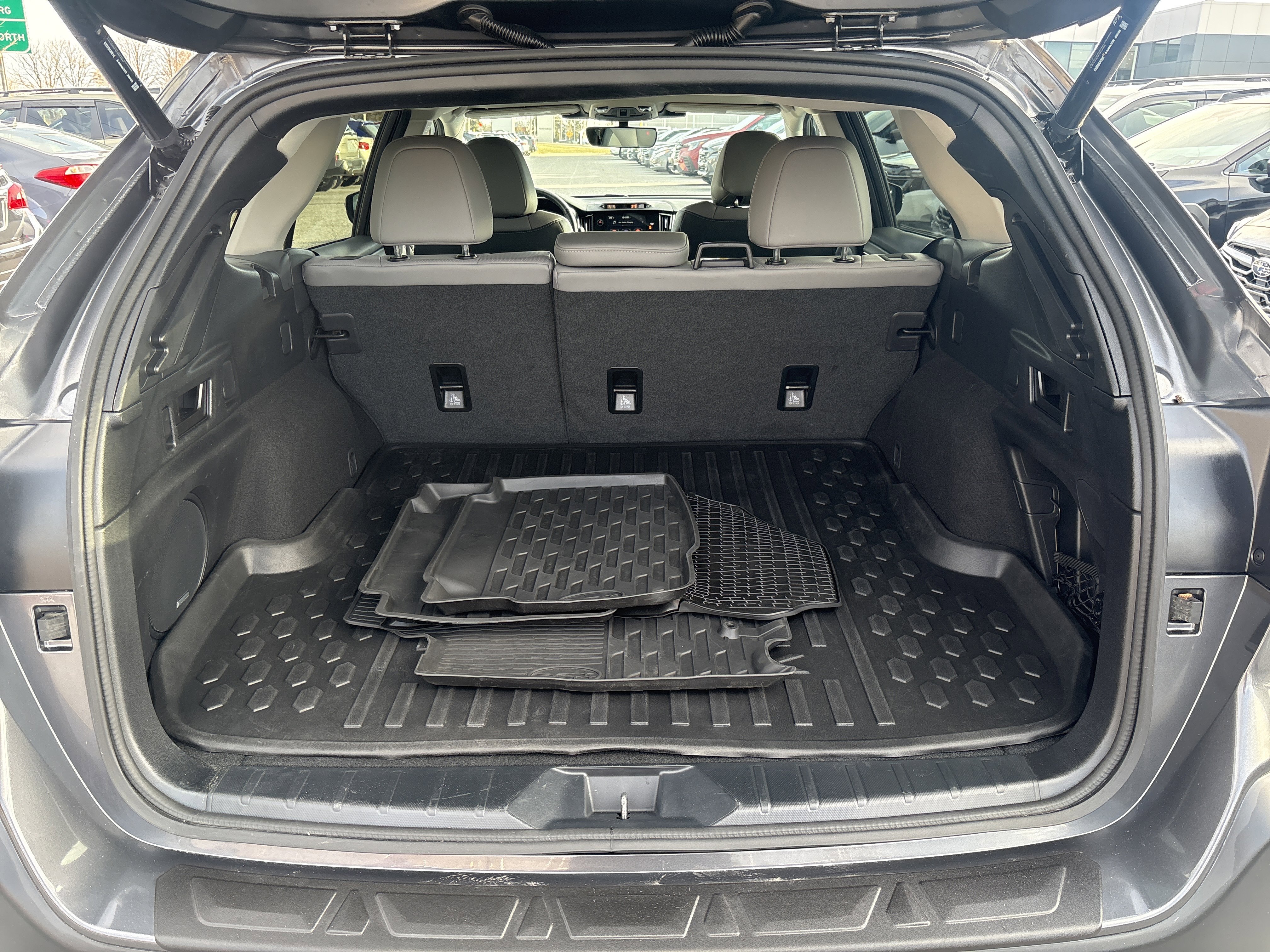 Used 2023 Subaru Outback Limited image 13