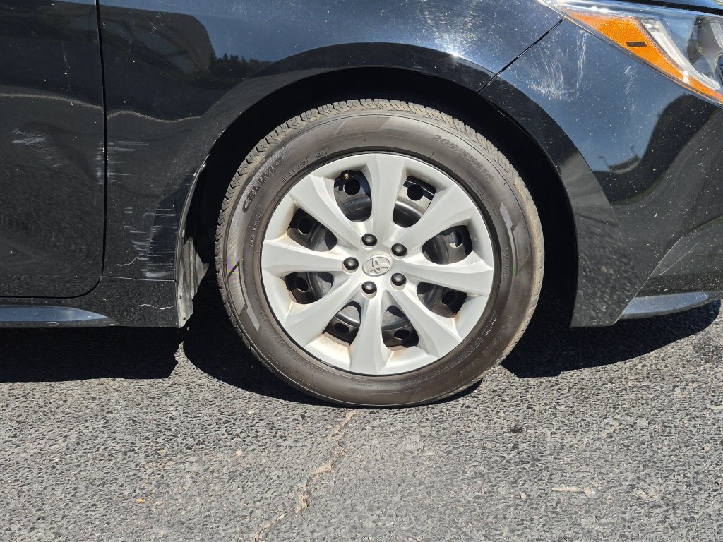 Used 2024 Toyota Corolla LE FWD image 18