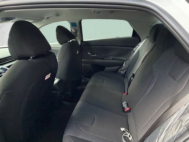 New 2026 Hyundai Elantra SE image 3