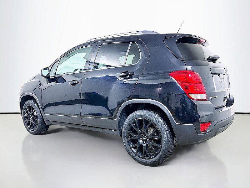 Used 2022 Chevrolet Trax LT w/ Midnight Edition image 5