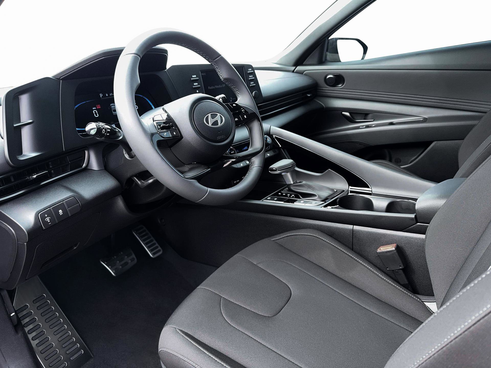 New 2026 Hyundai Elantra SEL Sport FWD image 14