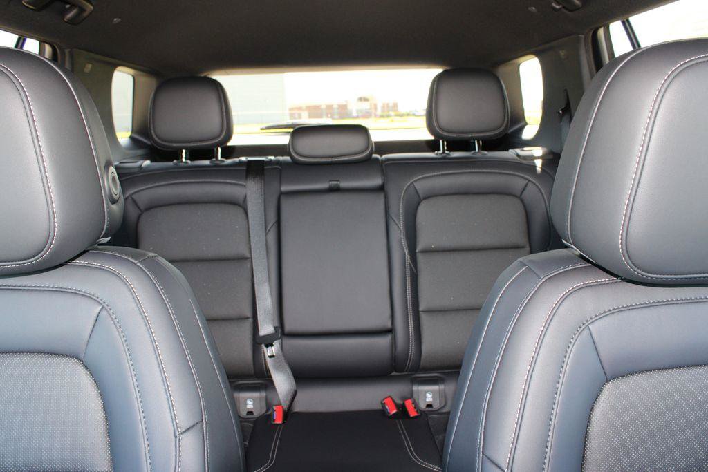 New 2027 GMC Terrain Elevation w/ Elevation Premium Package FWD image 14