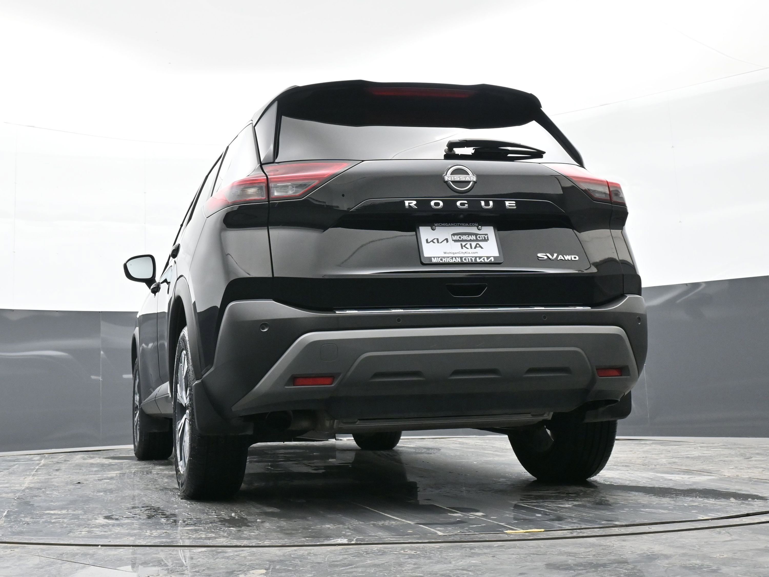 Used 2023 Nissan Rogue SV image 42