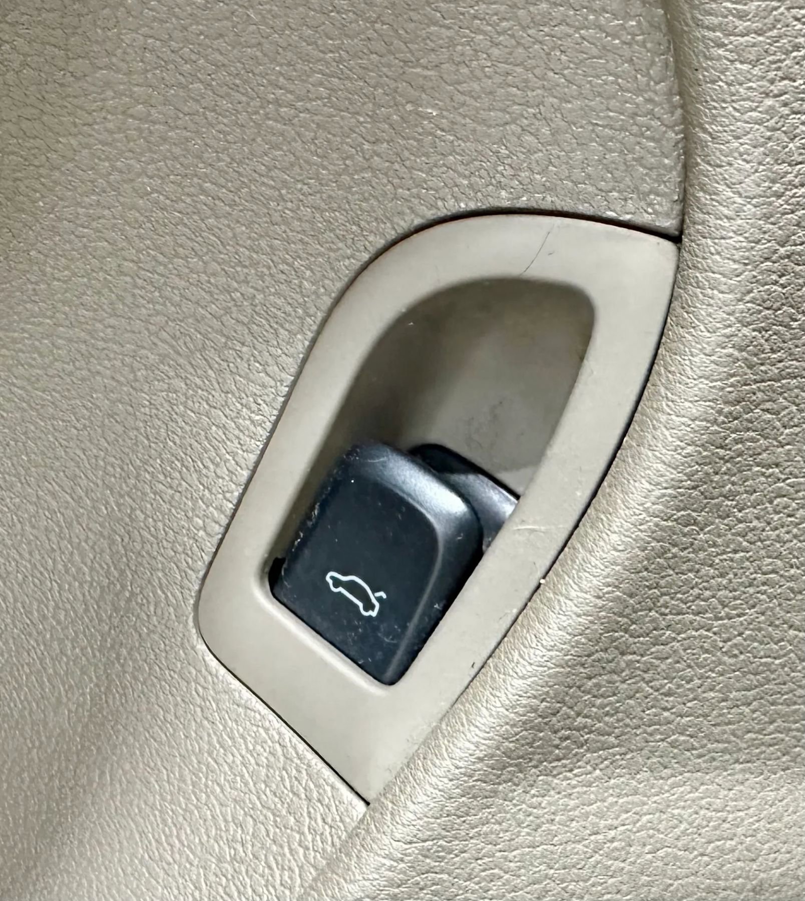 Used 2011 Audi A4 2.0T Premium image 26