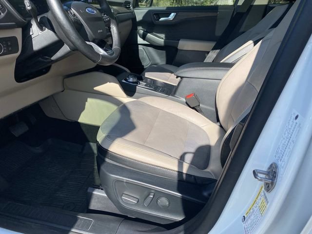 Certified 2020 Ford Escape Titanium FWD image 22