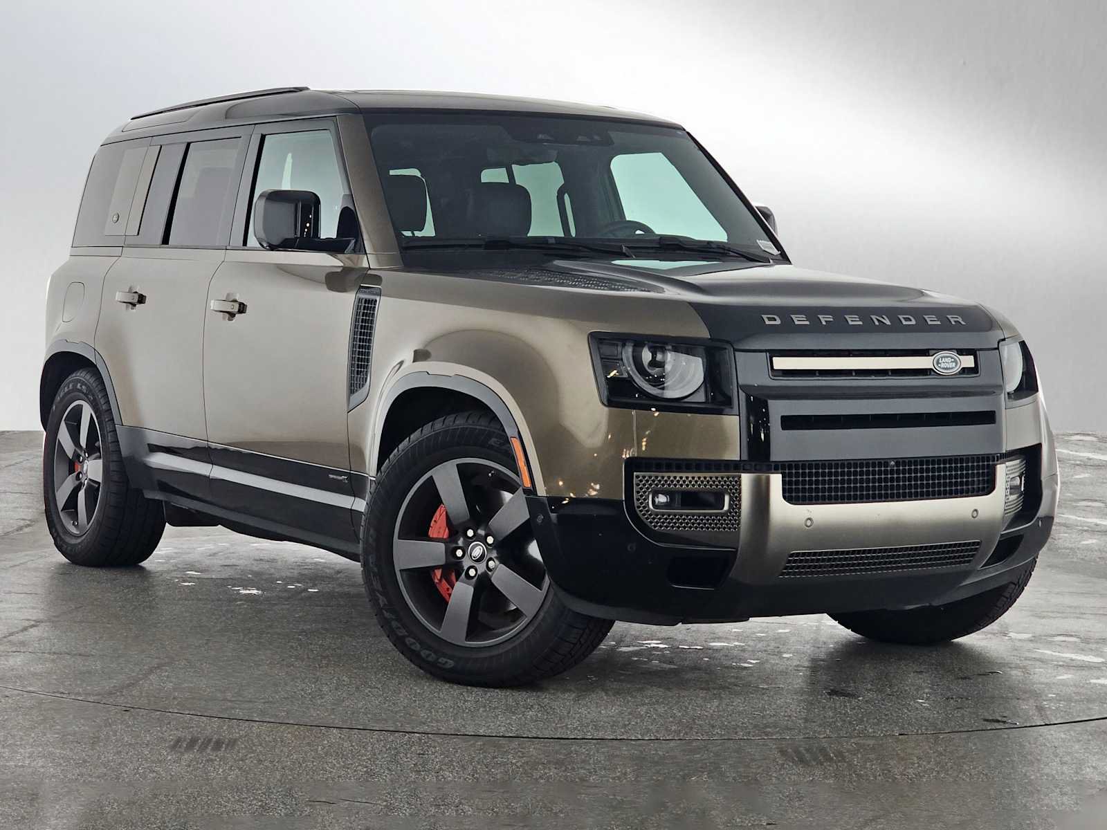Used 2020 Land Rover Defender 110 X AWD/4WD image 2