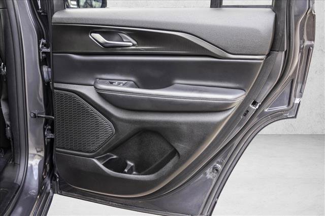 Used 2023 Jeep Grand Cherokee Altitude image 26