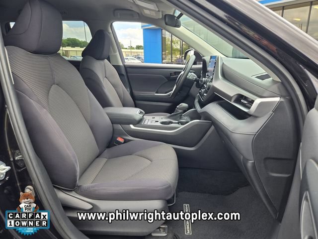 Used 2021 Toyota Highlander L FWD image 19