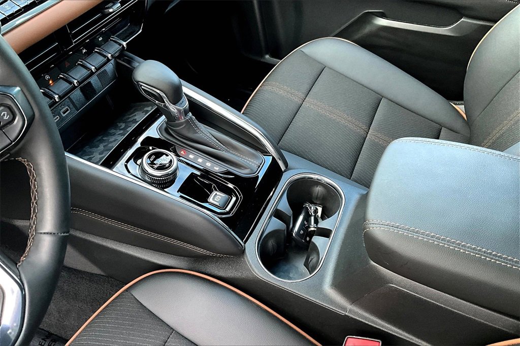 Used 2024 GMC Canyon AT4 w/ LPO, Skid Plate Package image 15