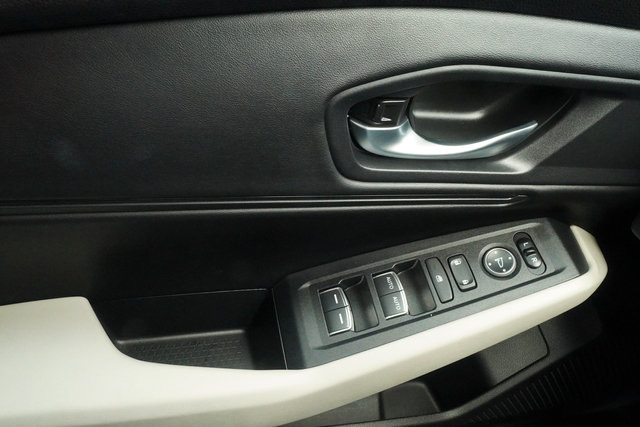 Used 2025 Honda Accord SE image 19