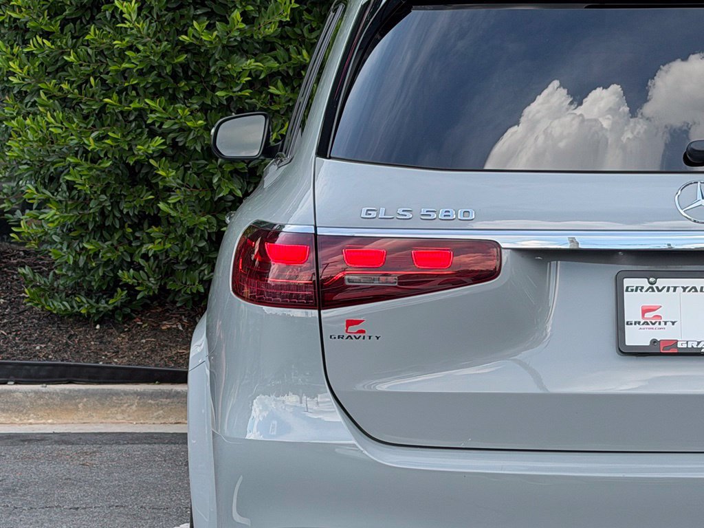 Used 2024 Mercedes-Benz GLS 580 4MATIC image 15