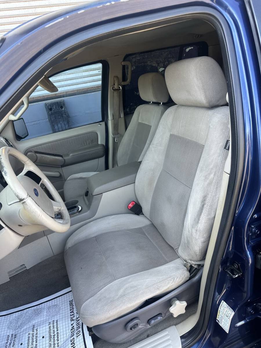 Used 2006 Ford Explorer XLT RWD image 7