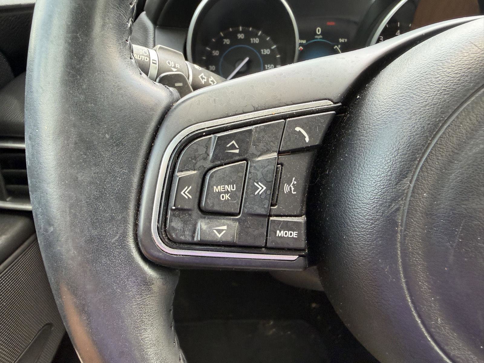 Used 2017 Jaguar XE Premium RWD image 9