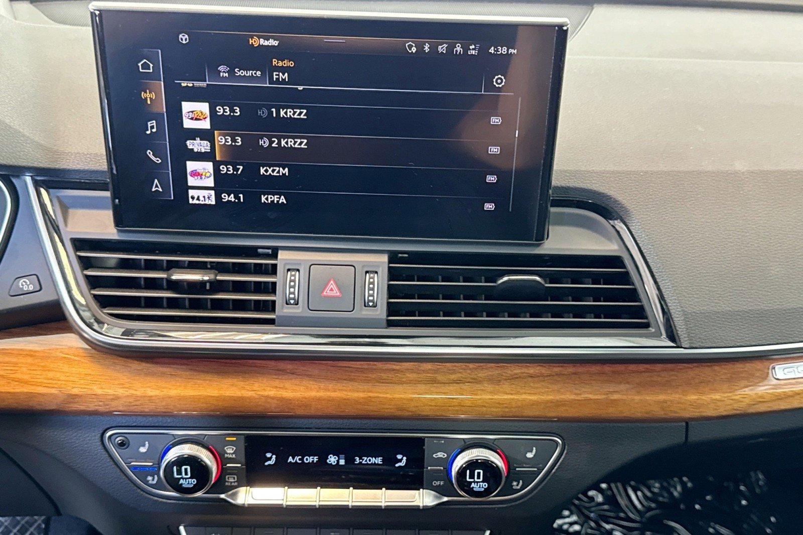 Used 2021 Audi Q5 Prestige w/ Prestige Package image 15
