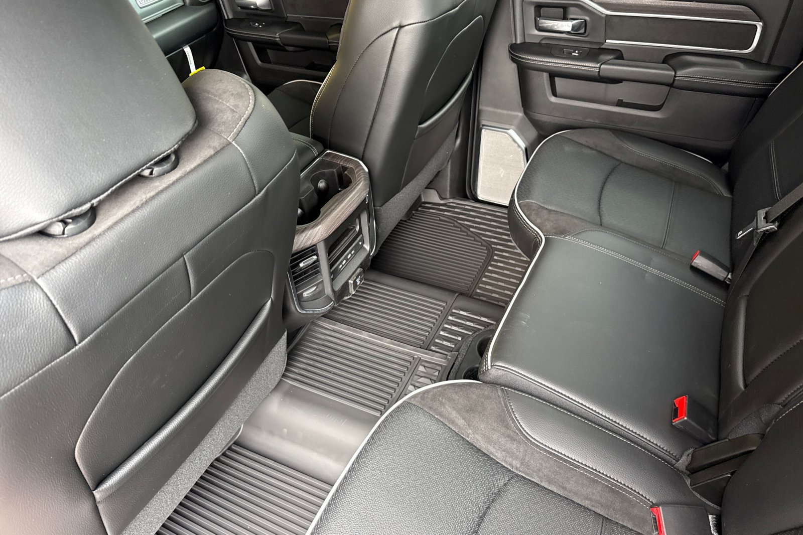 New 2026 RAM 3500 Laramie AWD/4WD image 13