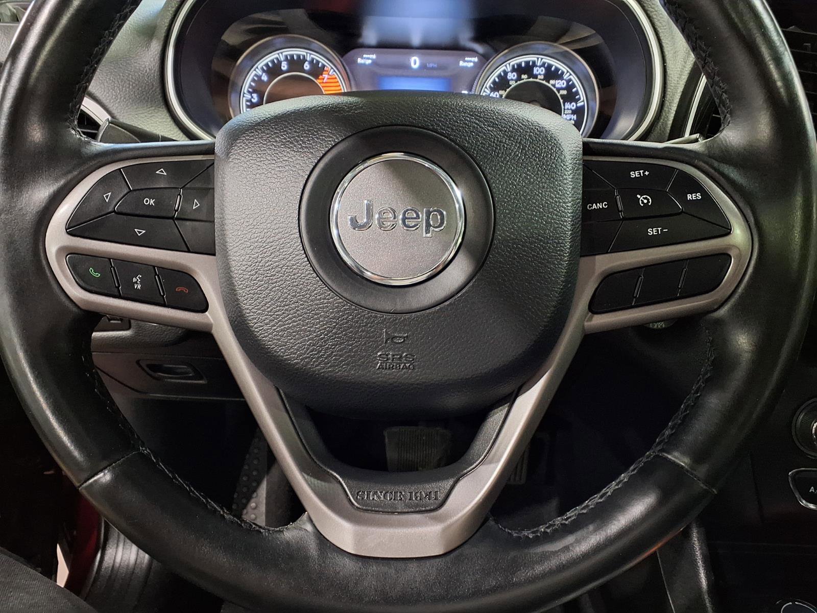 Used 2019 Jeep Cherokee Limited AWD/4WD image 12