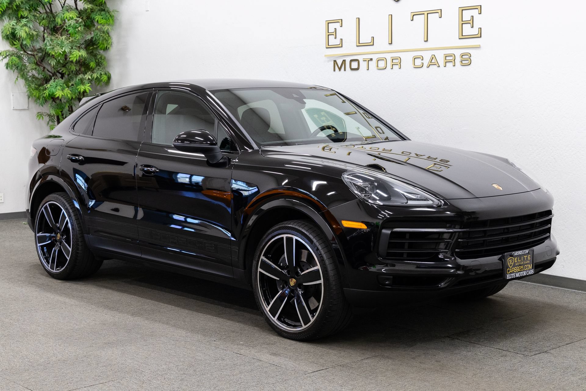 Used 2021 Porsche Cayenne Coupe AWD/4WD image 9