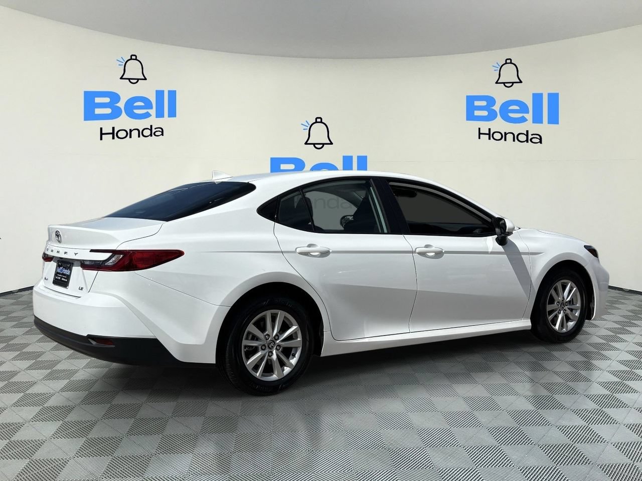 Used 2025 Toyota Camry LE FWD image 4