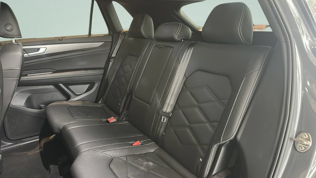 Certified 2026 Volkswagen Atlas Cross Sport SE FWD image 24