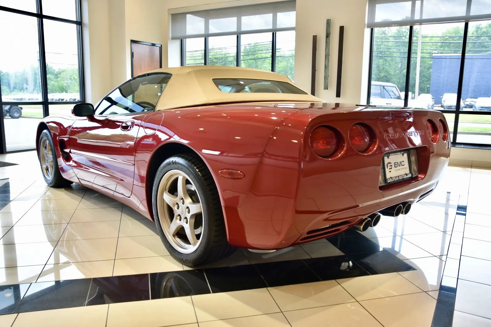 Used 2004 Chevrolet Corvette Convertible w/ Preferred Equipment Group RWD image 4