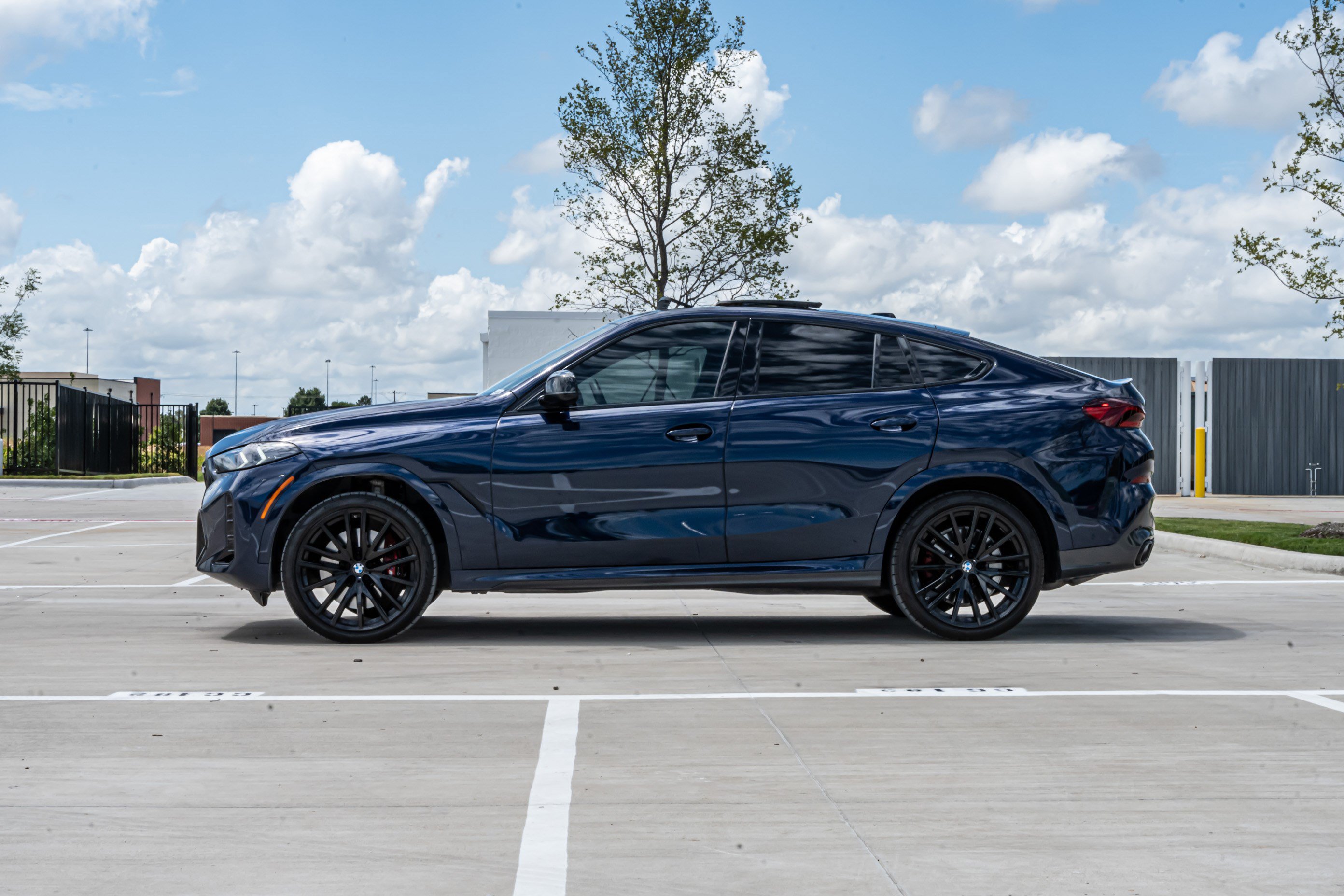 Used 2025 BMW X6 M60i AWD/4WD image 6