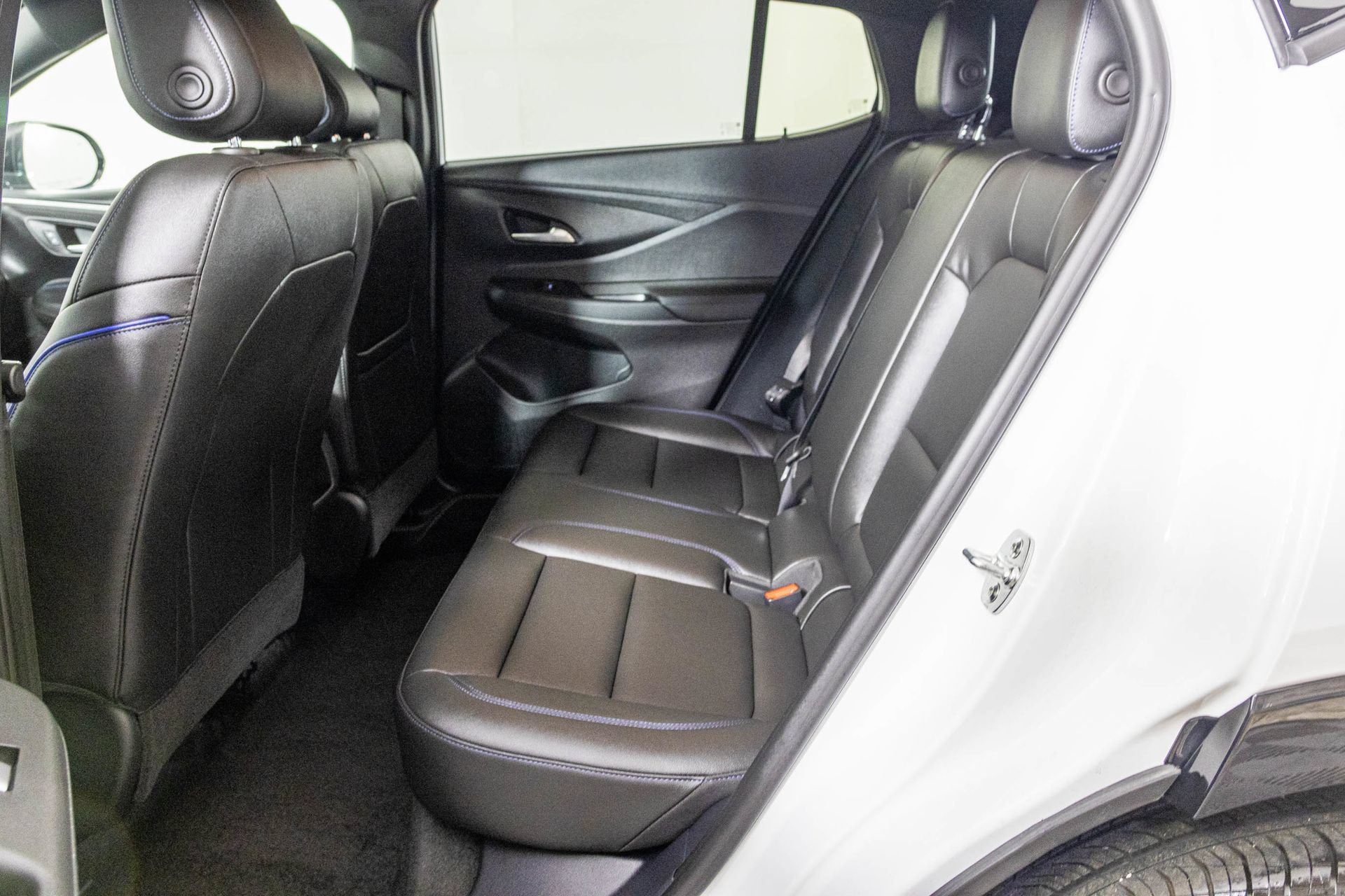 Used 2025 Buick Envista Sport Touring w/ Convenience I Package FWD image 40