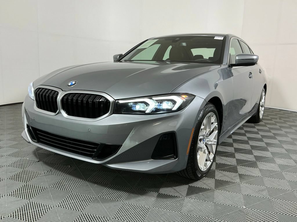 Used 2025 BMW 330i Sedan w/ Convenience Package RWD image 4