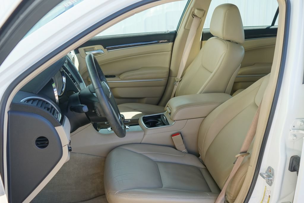 Used 2013 Chrysler 300 AWD w/ Driver Convenience Group image 12