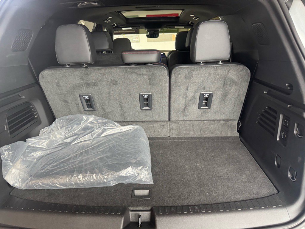 Used 2024 Chevrolet Traverse RS w/ LPO, Floor Liner Package image 9