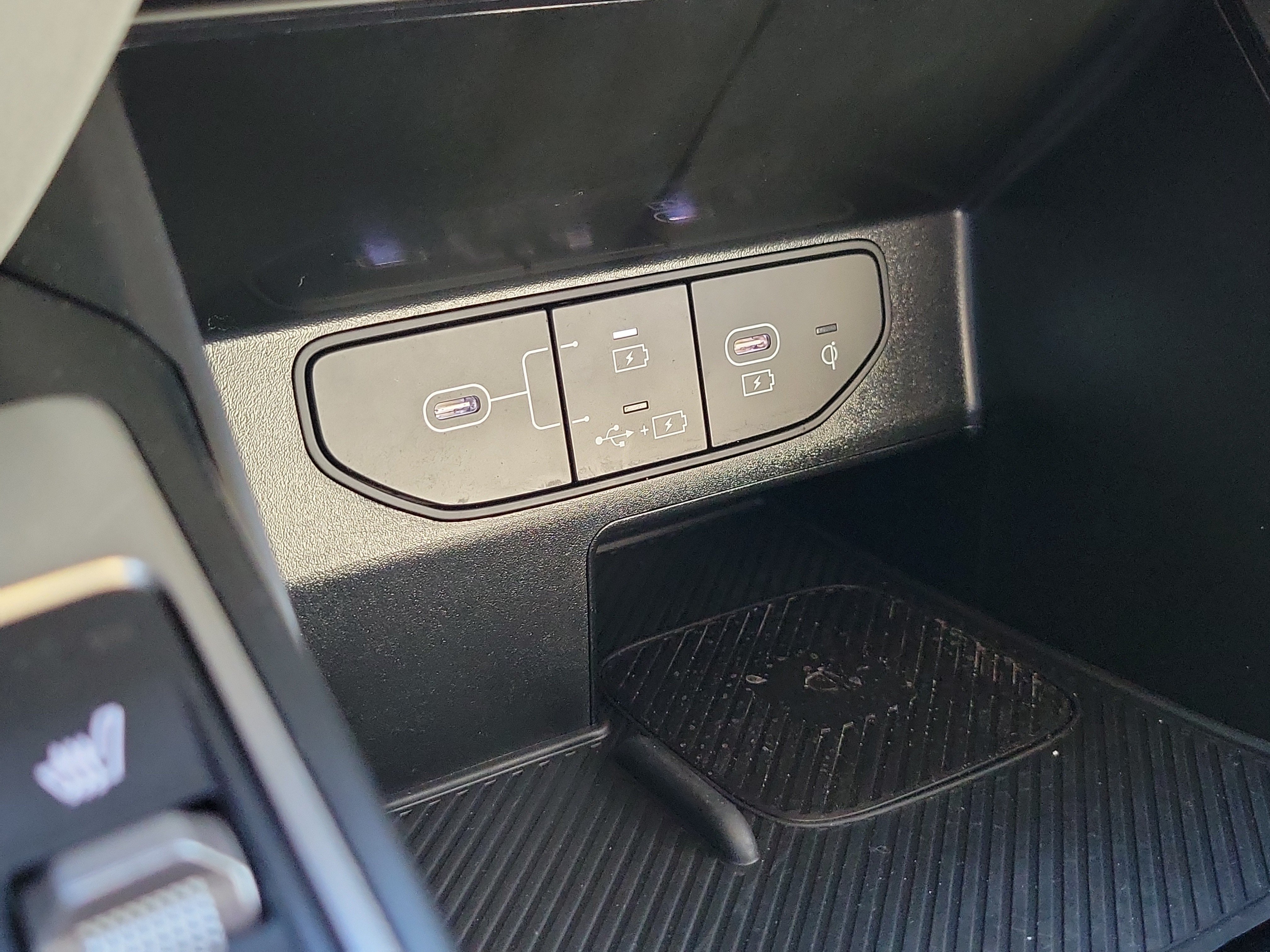 Certified 2025 Kia Sorento S FWD image 31
