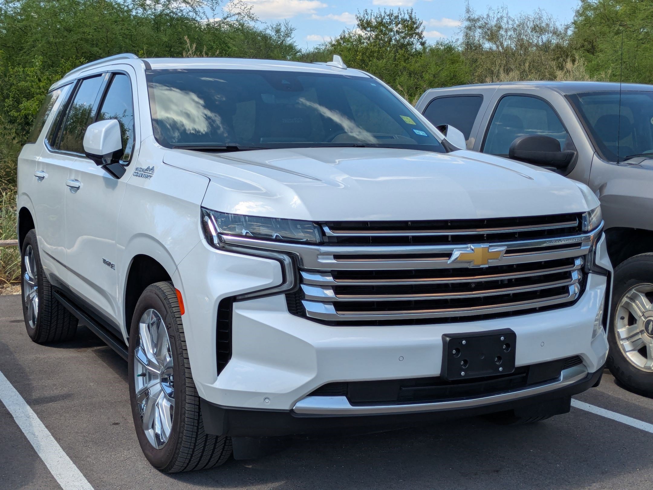 Used 2024 Chevrolet Tahoe High Country w/ Premium Package 2